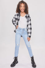 Load image into Gallery viewer, Light Wash Denim Jeans